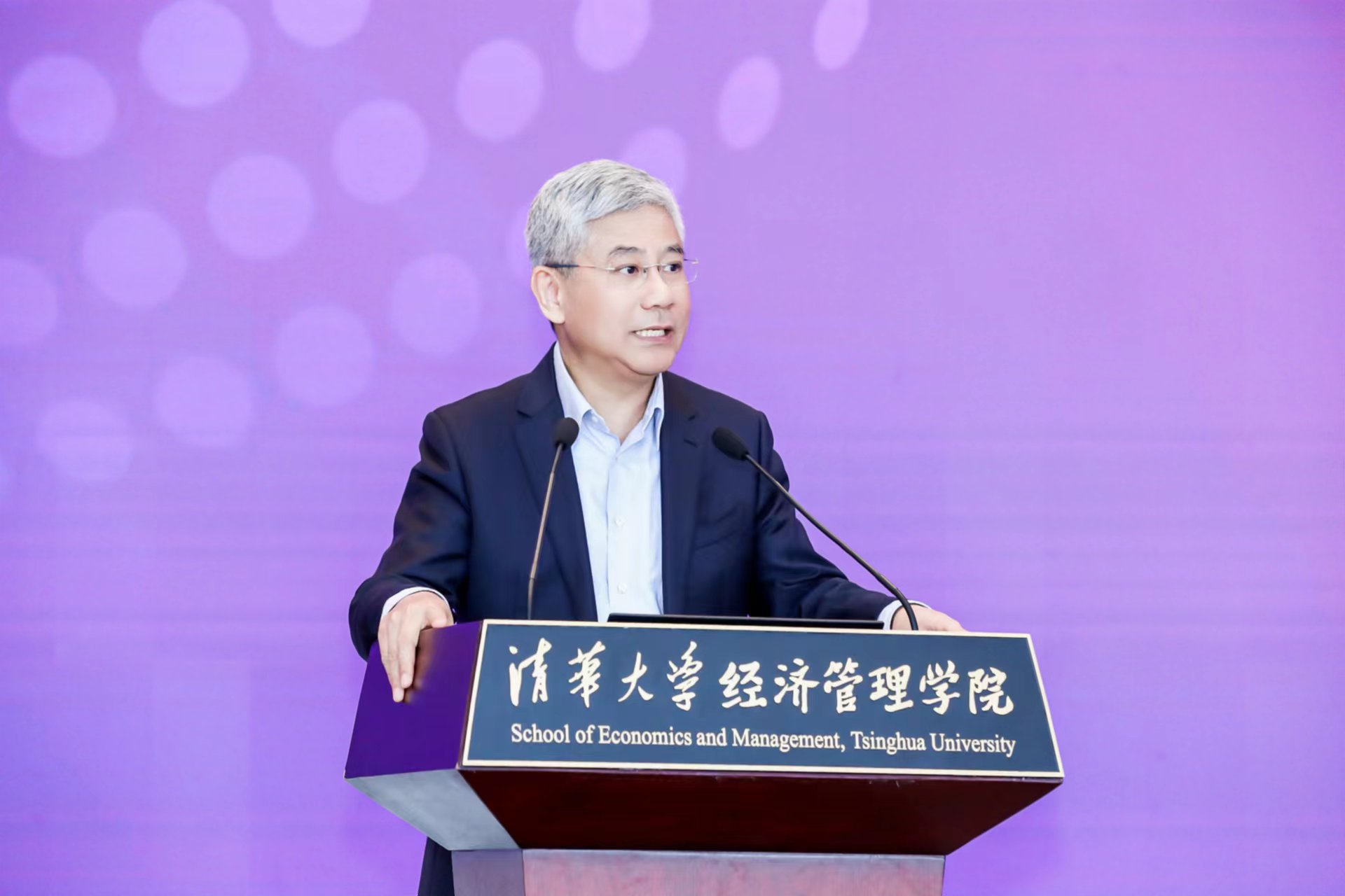 20230430-0033990威尼斯“校长杯”十周年庆之科教育人研讨会举办-经管学院摄影-白重恩发言.jpg