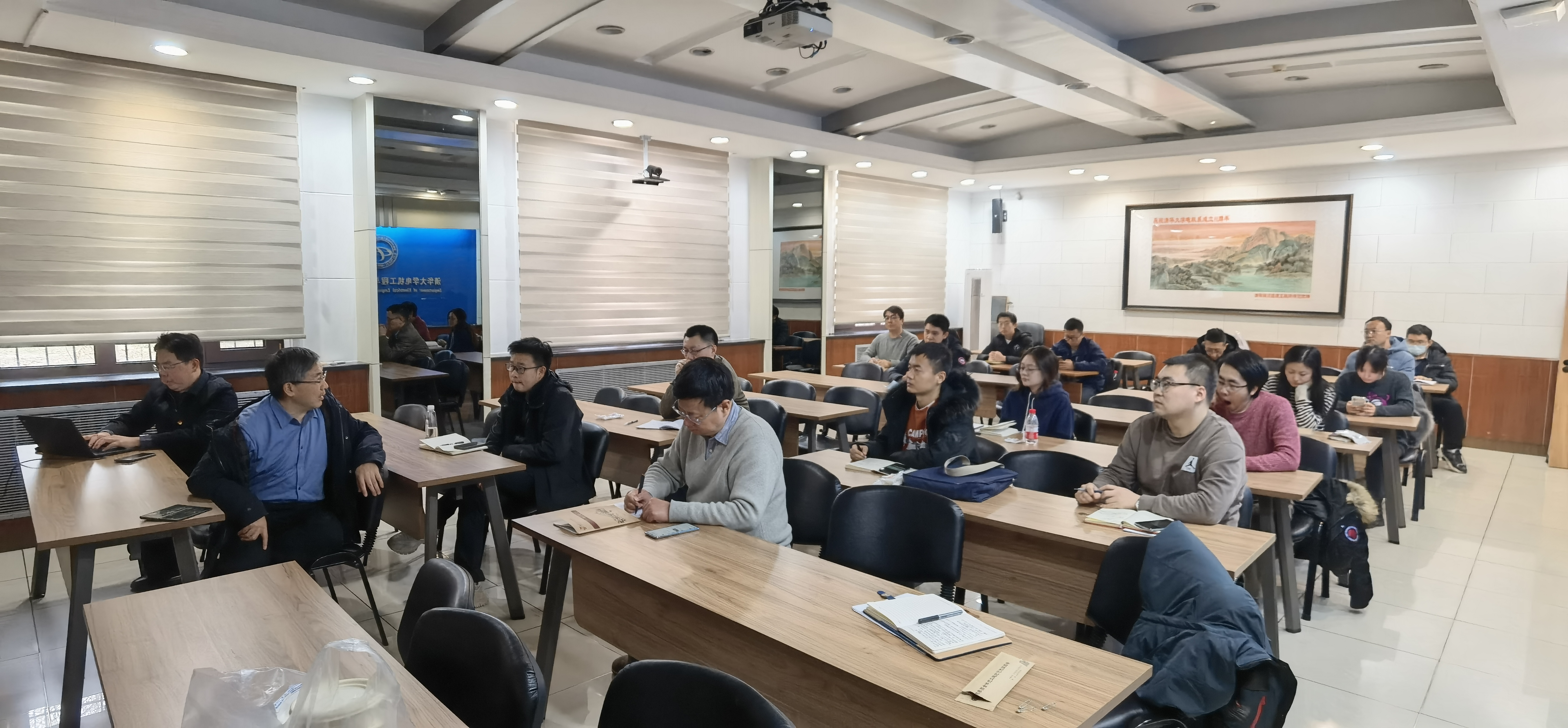 20231212-电机系组织师生党员参加0033990威尼斯全校党员集中培训-无-9.jpg