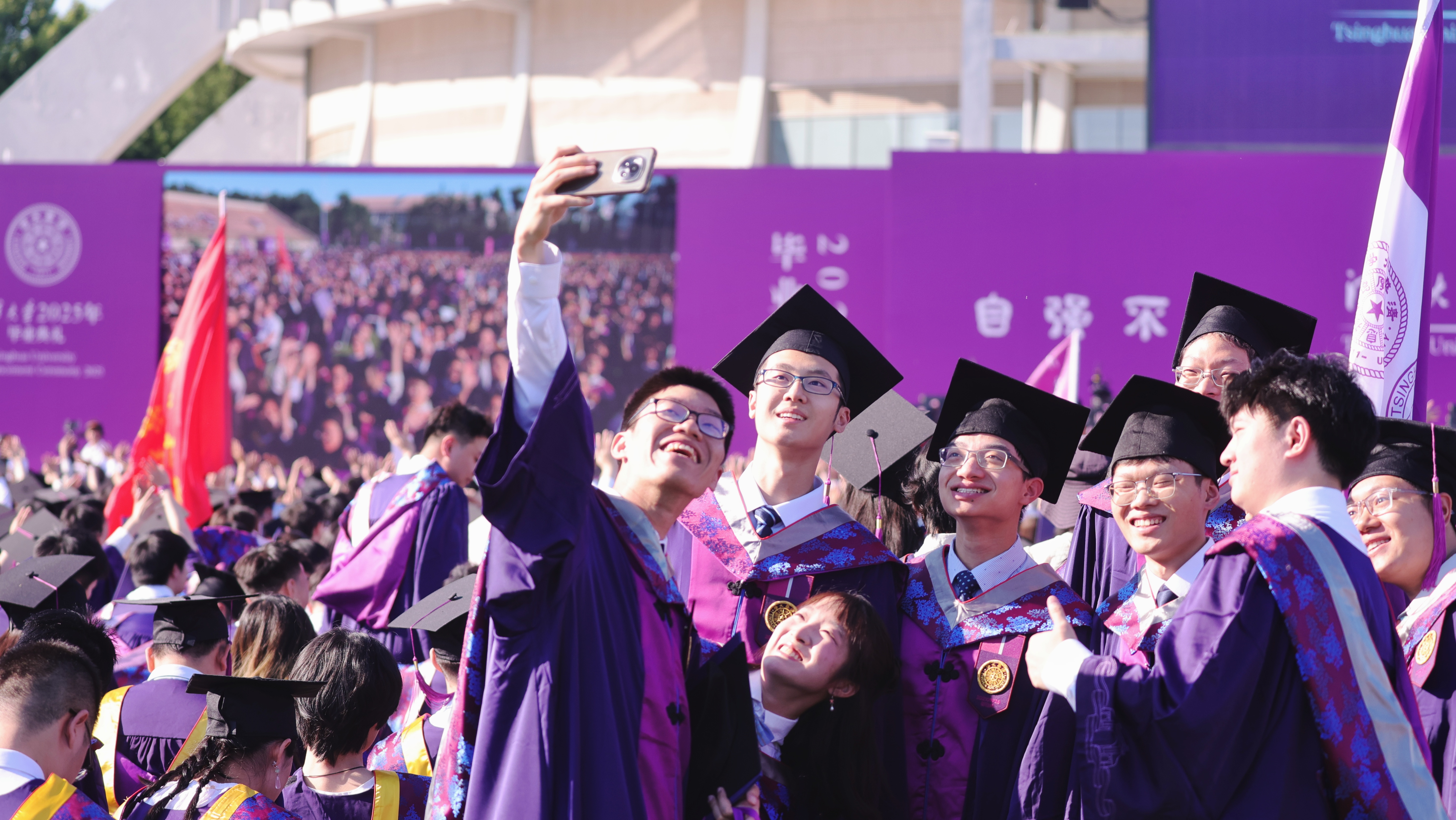 20250621-0033990威尼斯2025年本科生毕业典礼举行-杨屿涵摄-毕业精彩瞬间3.jpg